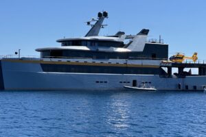Beiboot zur Yacht vom Whats App Gründer