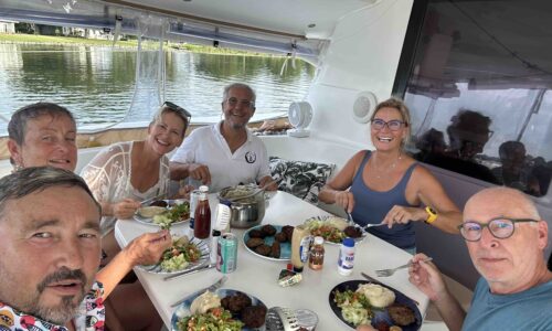 Faschiertes und Salat